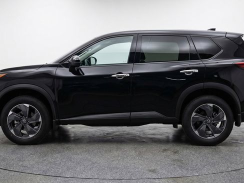 Used 2025 Nissan Rogue SV image 5