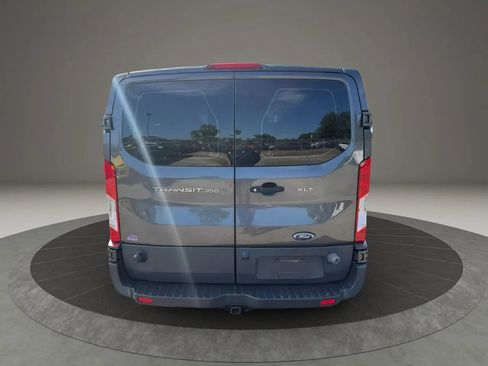 Used 2018 Ford Transit 350 XLT RWD image 6