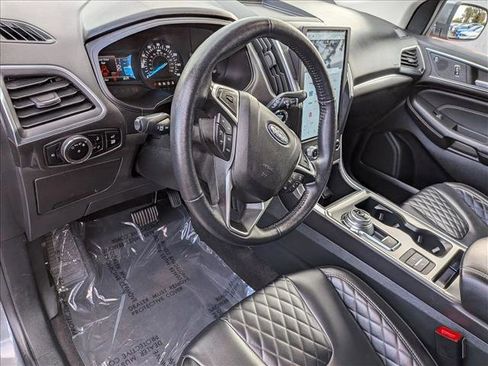 Used 2024 Ford Edge Titanium image 10