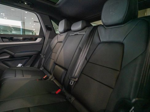 New 2025 Porsche Cayenne AWD/4WD image 44