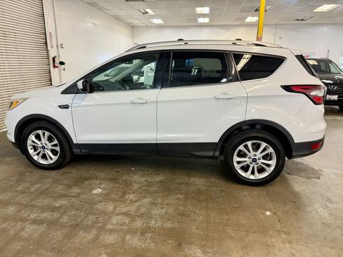 Used 2017 Ford Escape SE image 8