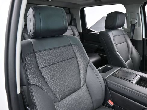 Used 2023 Toyota Tundra Limited AWD/4WD image 43
