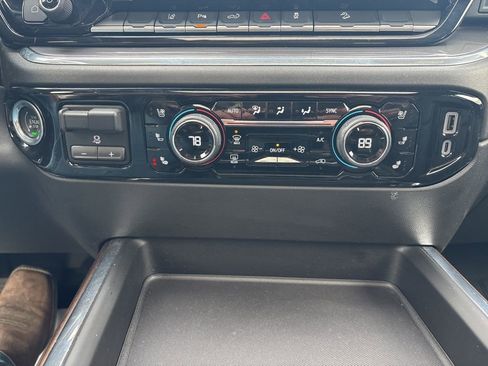 Used 2024 Chevrolet Silverado 3500 High Country w/ High Country Premium Package image 59