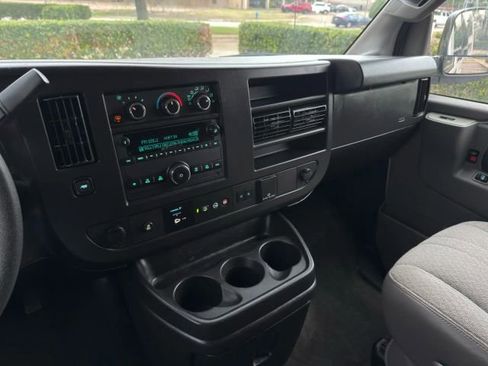 Used 2019 Chevrolet Express 3500 LT w/ LT Preferred Equipment Group image 21