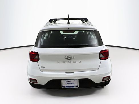 Used 2023 Hyundai Venue SEL FWD image 6