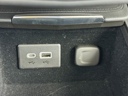 Used 2023 Cadillac XT4 Premium Luxury image 23