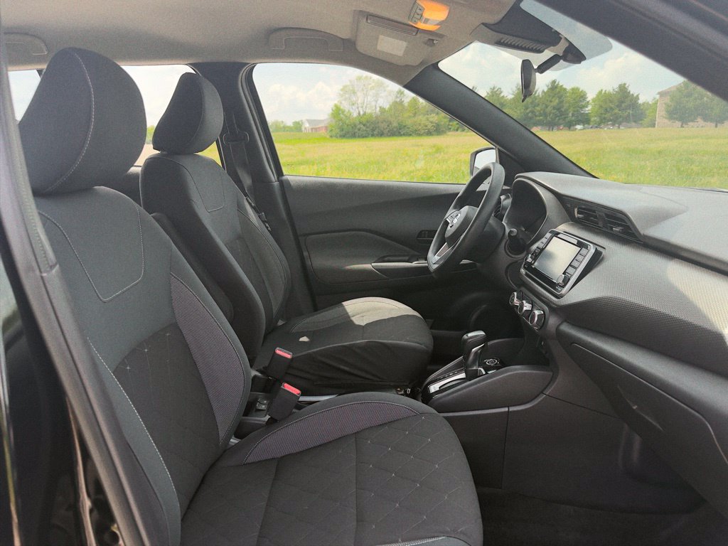 Used 2020 Nissan Kicks S FWD image 21