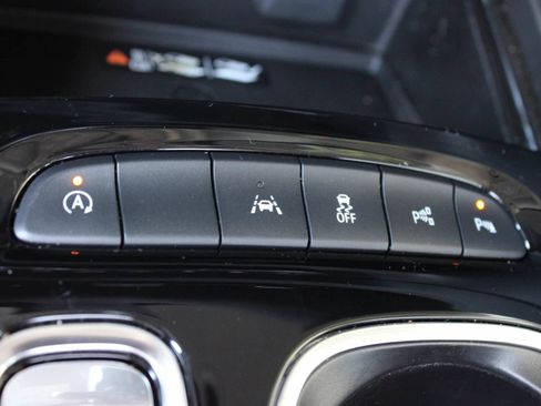 Used 2023 Buick Envision Avenir FWD image 39