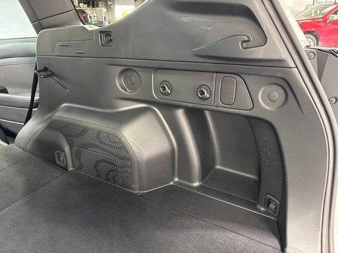 Used 2025 Subaru Forester Premium AWD/4WD image 40