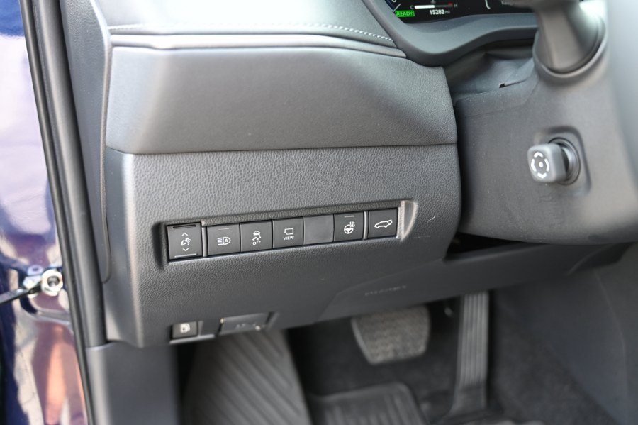 Used 2024 Toyota Venza Limited AWD/4WD image 26