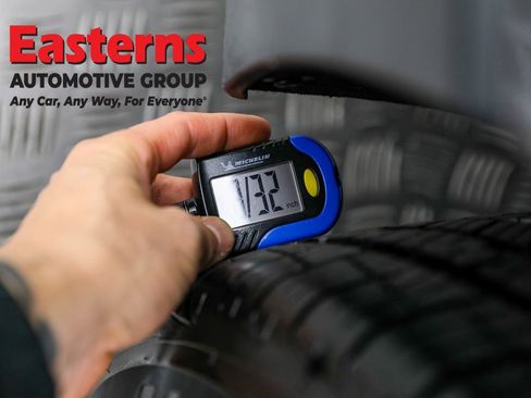 Used 2023 Chevrolet Equinox LT w/ Driver Convenience Package image 28