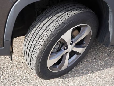 Certified 2020 Jeep Cherokee Limited AWD/4WD image 13