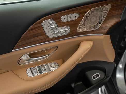 New 2026 Mercedes-Benz GLS 450 4MATIC image 16