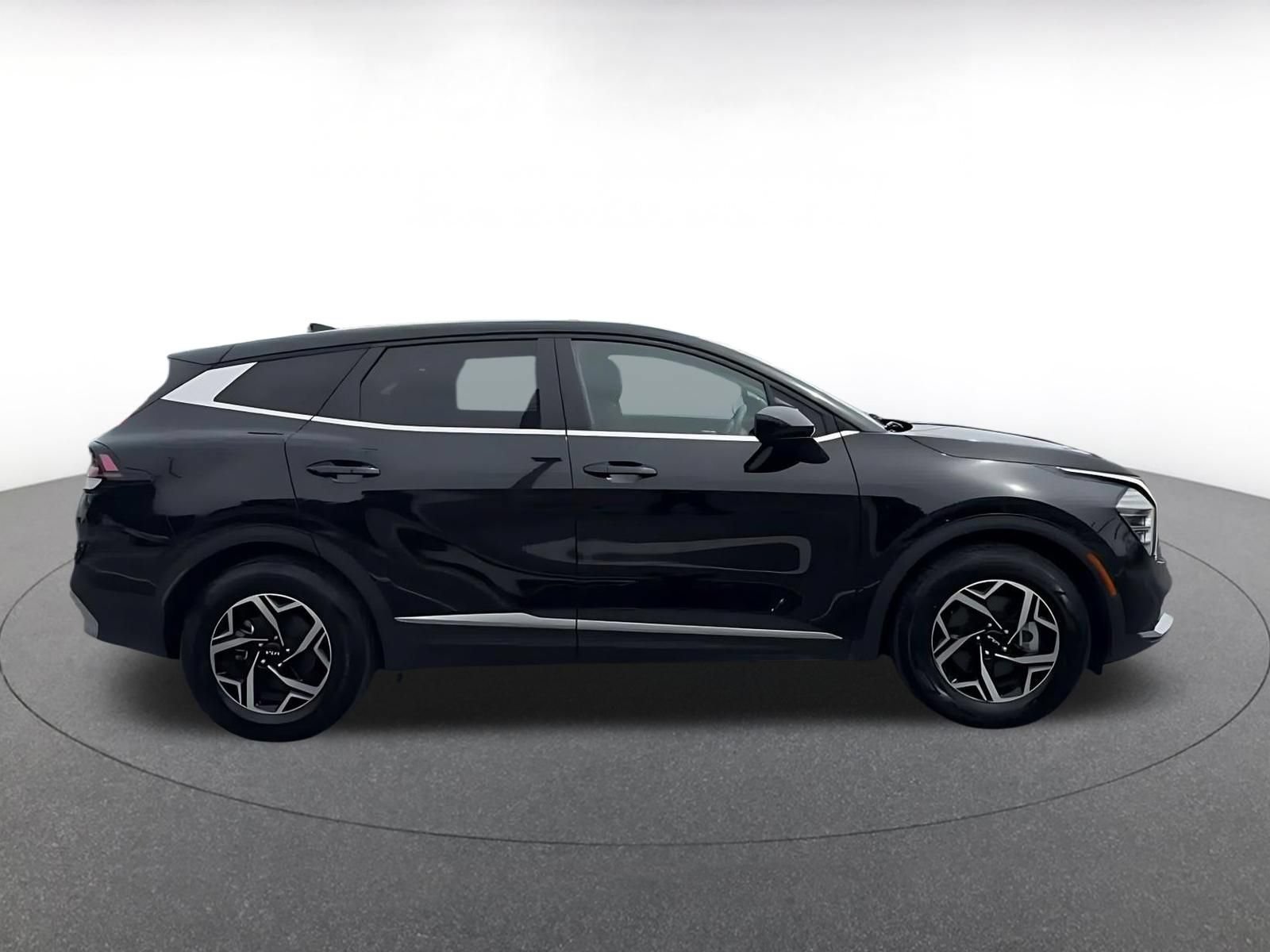 Used 2025 Kia Sportage LX FWD image 15