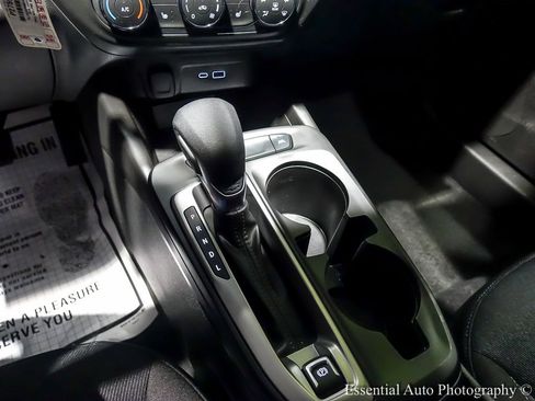 Used 2025 Chevrolet Trax LS w/ LS Convenience Package image 24