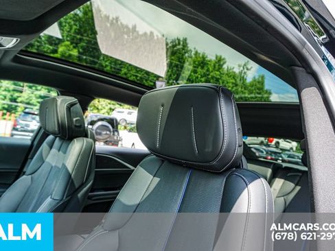 Used 2024 Cadillac Lyriq Luxury AWD/4WD image 18