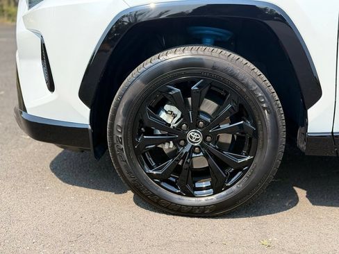 Certified 2024 Toyota RAV4 SE w/ Convenience Package AWD/4WD image 9
