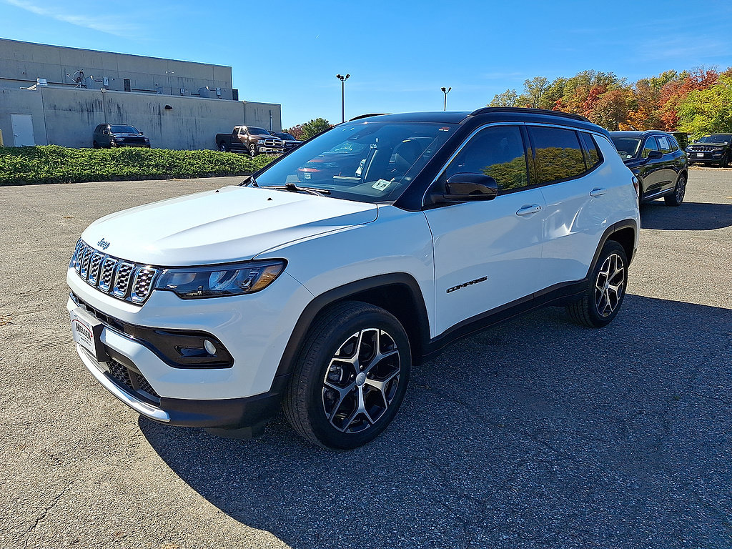 Used 2024 Jeep Compass Limited w/ Sun and Sound Group AWD/4WD image 14