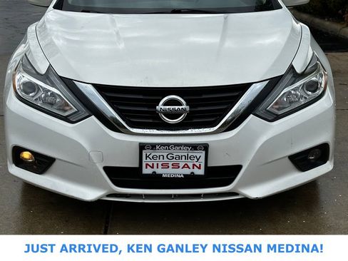 Used 2018 Nissan Altima 2.5 SV image 8