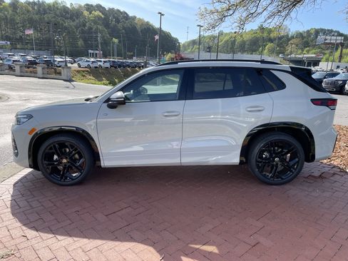 New 2026 Volkswagen Tiguan SE R-Line FWD image 7