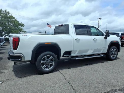 New 2026 GMC Sierra 2500 SLE w/ SLE Value Package; AWD/4WD image 8