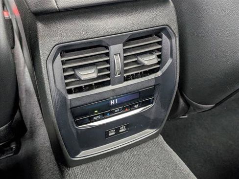 Used 2025 BMW 330i Sedan w/ M Sport Package RWD image 18