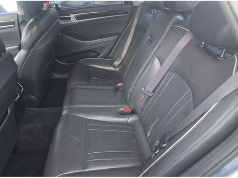 Used 2015 Hyundai Genesis 3.8 w/ Option Group 03 image 11