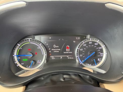 Used 2022 Toyota Highlander XLE FWD image 11