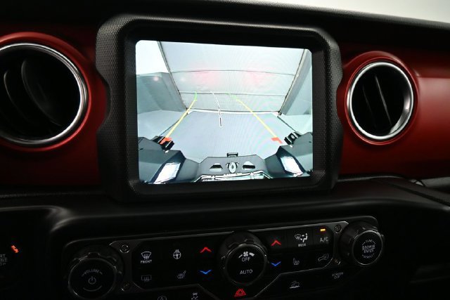 Used 2022 Jeep Gladiator Rubicon w/ Dual Top Group AWD/4WD image 21