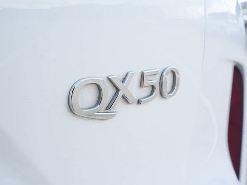 Used 2020 INFINITI QX50 Luxe w/ Navigation Package image 18
