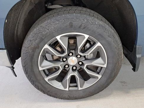 Used 2024 Chevrolet Silverado 1500 LT AWD/4WD image 30