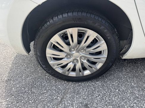 Used 2015 Nissan Leaf S w/ Charge Package FWD image 9