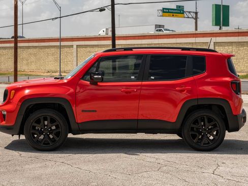 Used 2023 Jeep Renegade Altitude AWD/4WD image 5