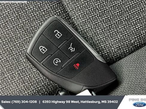 Used 2025 GMC Acadia Elevation image 9