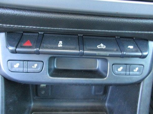 Used 2016 GMC Canyon SLT image 25