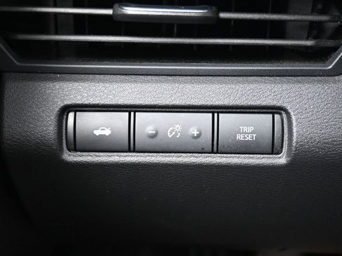 Used 2025 Nissan Altima 2.5 SV FWD image 17