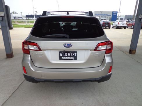 Used 2016 Subaru Outback 3.6R Limited AWD/4WD image 5