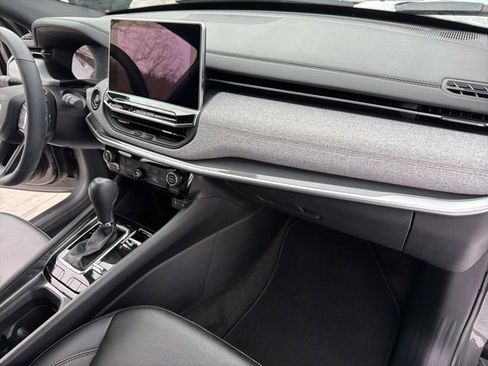 Used 2024 Jeep Compass Latitude image 26