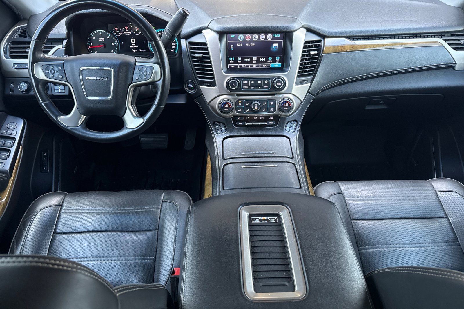 Used 2017 GMC Yukon Denali w/ Open Road Package AWD/4WD image 14