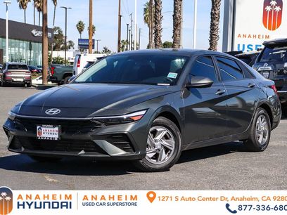 Used 2025 Hyundai Elantra SE