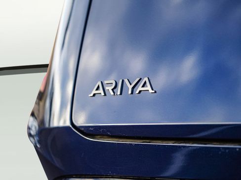 Used 2024 Nissan Ariya AWD image 9