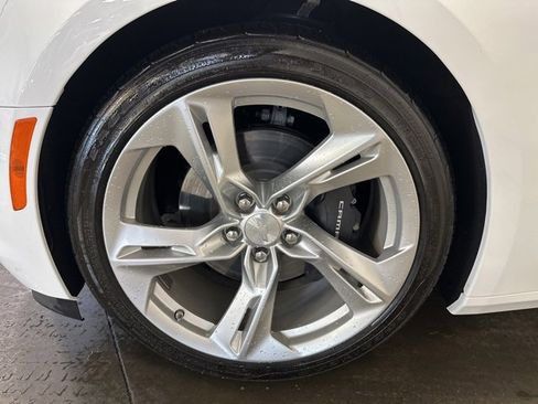 Used 2023 Chevrolet Camaro LT w/ Technology Package image 33