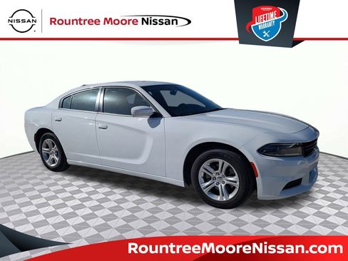 Used 2022 Dodge Charger SXT image 1