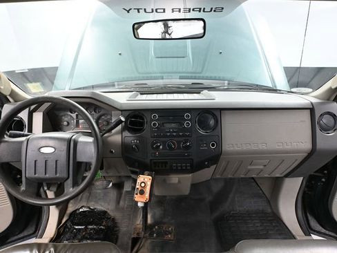 Used 2010 Ford F550 4x4 Regular Cab Super Duty image 20