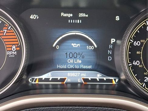 Used 2017 Jeep Cherokee Limited image 22