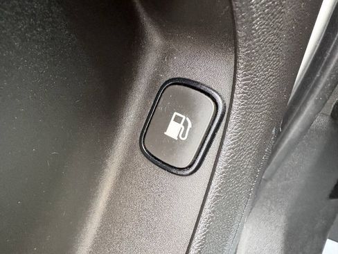 Used 2014 Chevrolet Volt Premium w/ Premium Trim Package FWD image 17