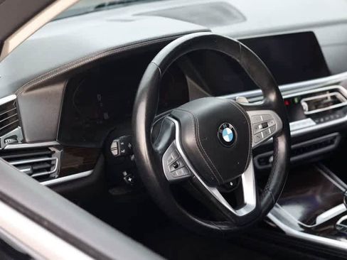 Used 2020 BMW X7 xDrive40i w/ Cold Weather Package image 29