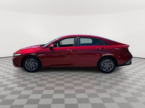Used 2024 Hyundai Elantra SEL FWD image 6