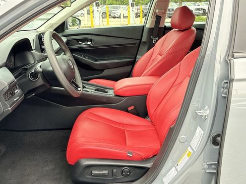 Used 2025 Honda Accord SE image 19