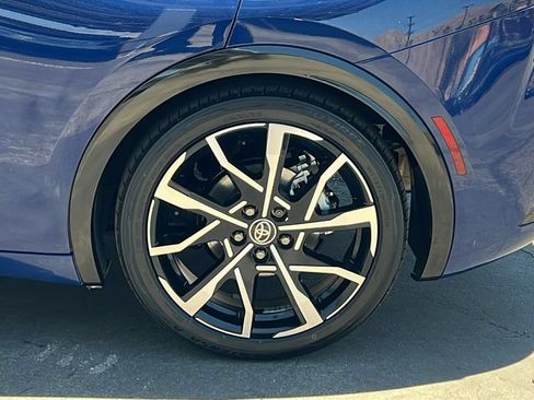 Used 2023 Toyota Prius Prime FWD image 7